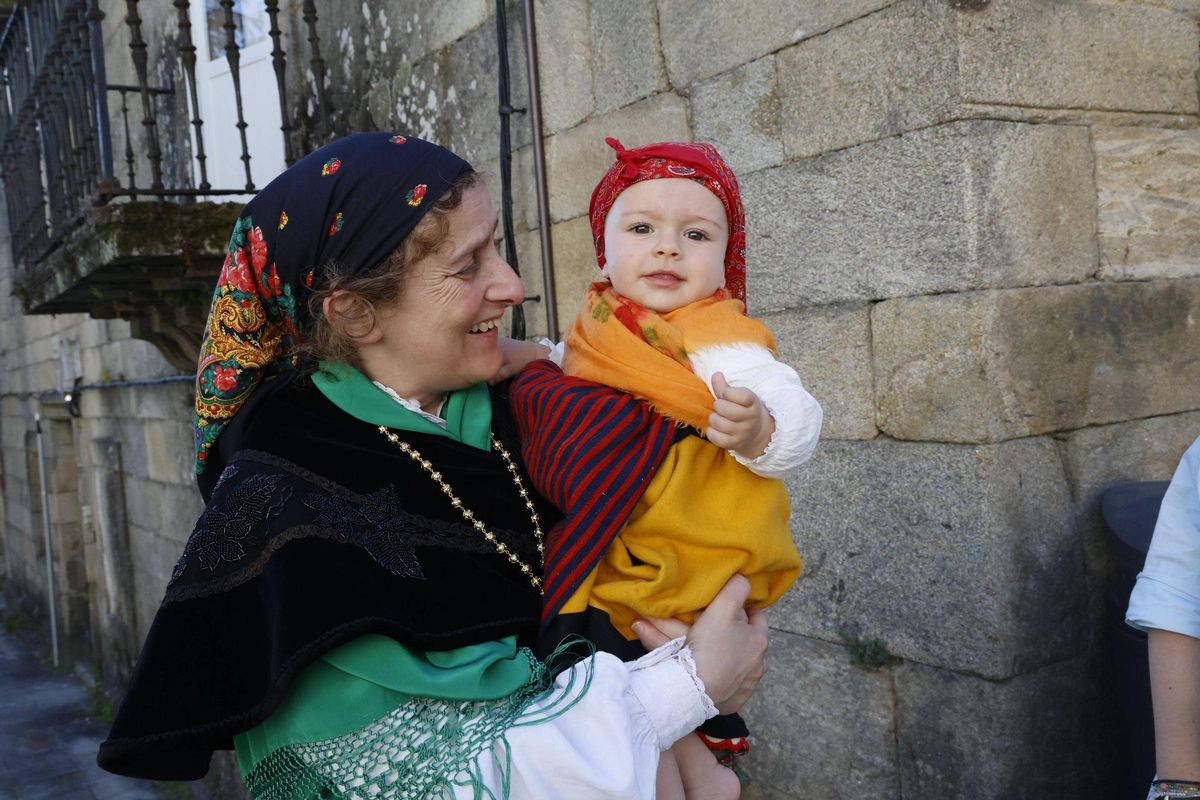 Festas do Apóstolo: Santiago reivindica o traxe galego no seu día