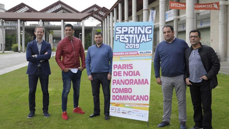 Ricardo Durán, Cirano Núñez, Álvaro Agulla, Jorge Silva y José Antonio Blas, esta mañana, en el pasillo central de la FIG Abanca. // Bernabé/Javier Lalín