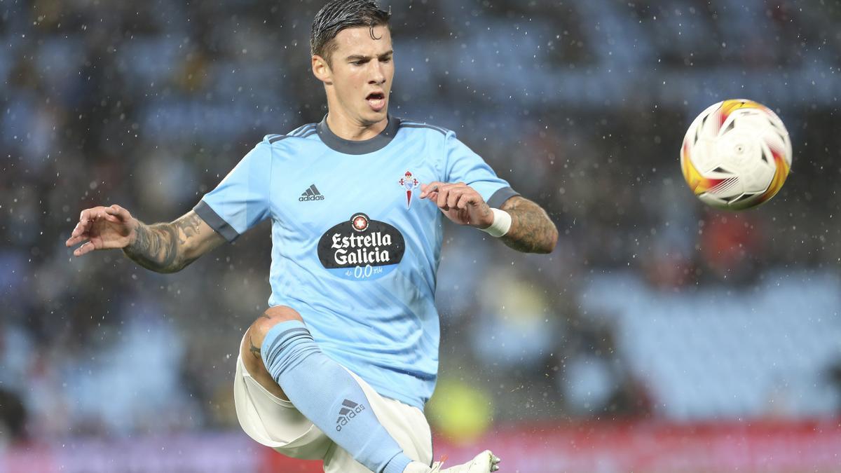 Santi Mina, en un partido con el Celta de Vigo.