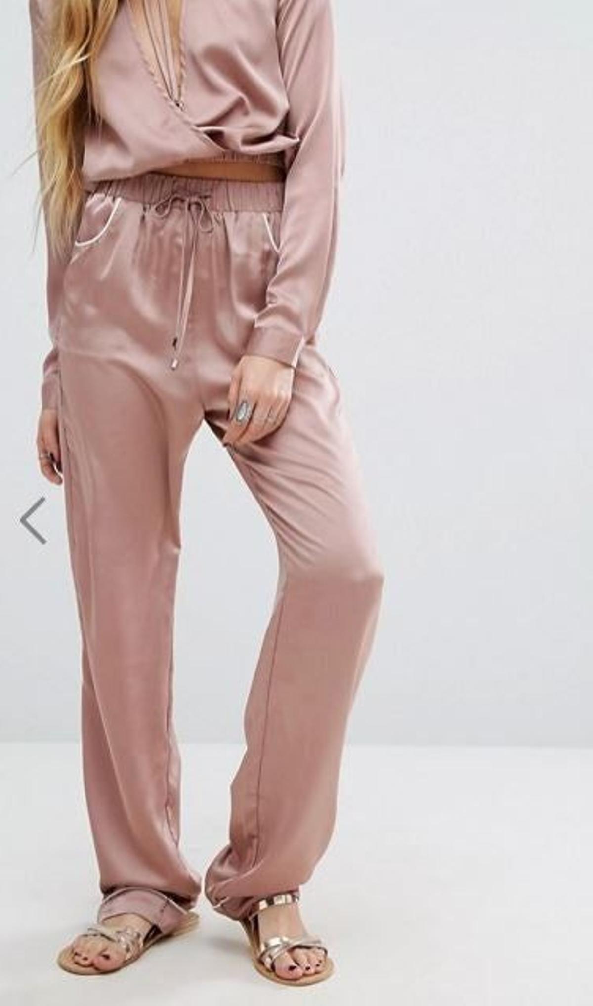 Pantalones de satén rosas