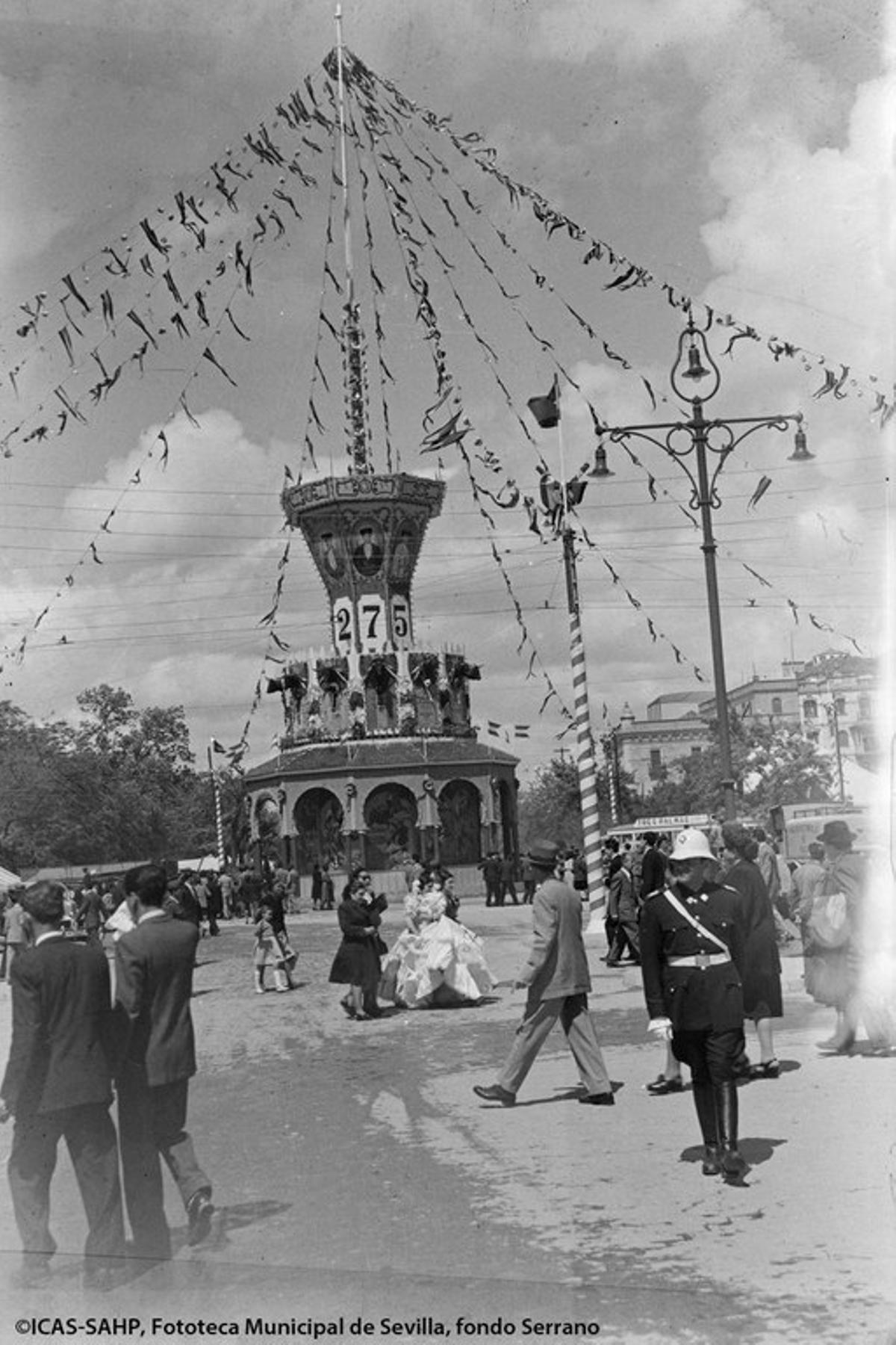La Torre de los Toreros por motivos de inspiración taurina, se construyó para conmemorar el I Centenario de la Feria en 1948