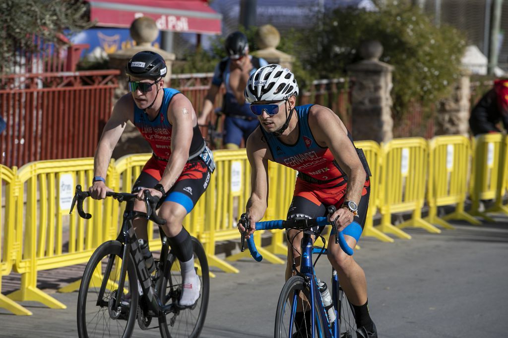 Duatlón en el campo de fútbol de Archena