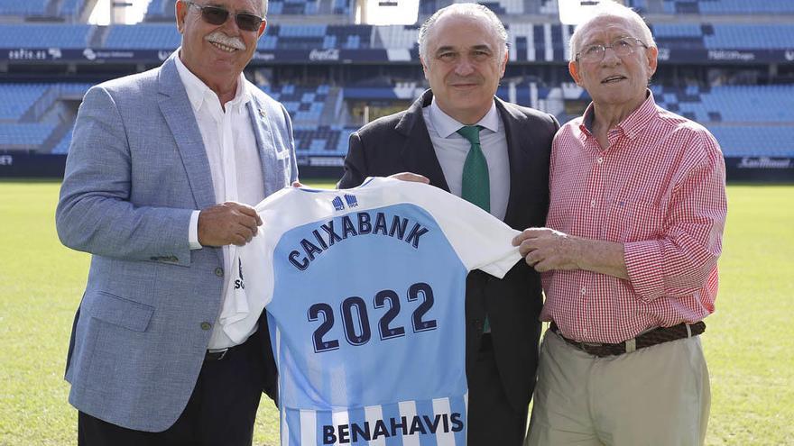 Martín Aguilar, Zafra y Benítez, tras la firma del acuerdo.