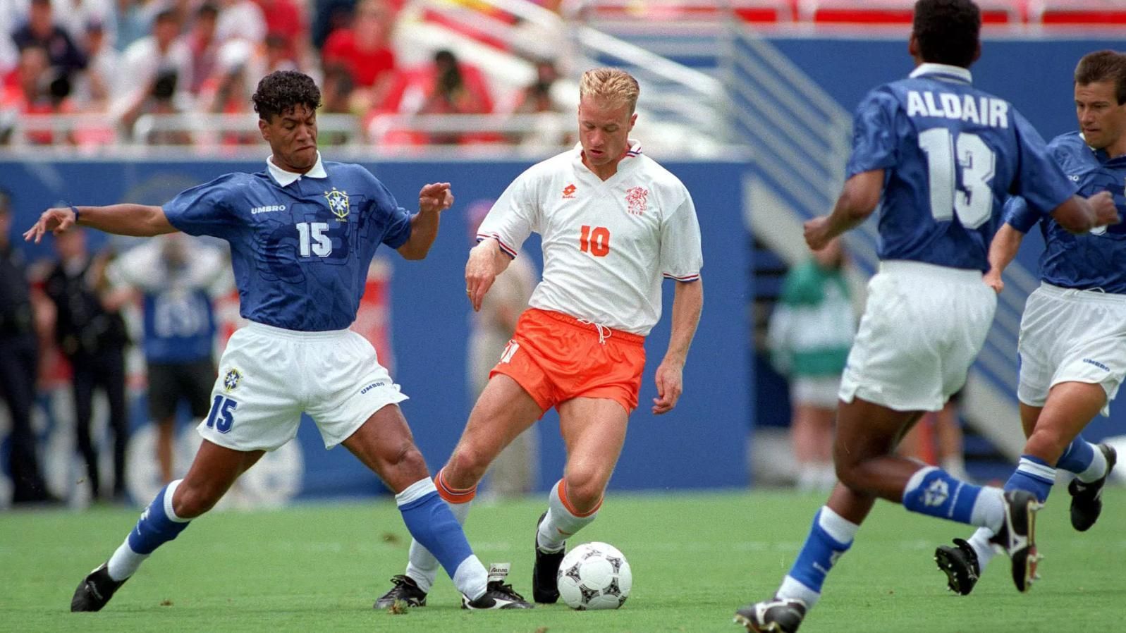 Dennis Bergkamp, durante el Holanda-Brasil disputado en el Mundial de EEUU 1994.