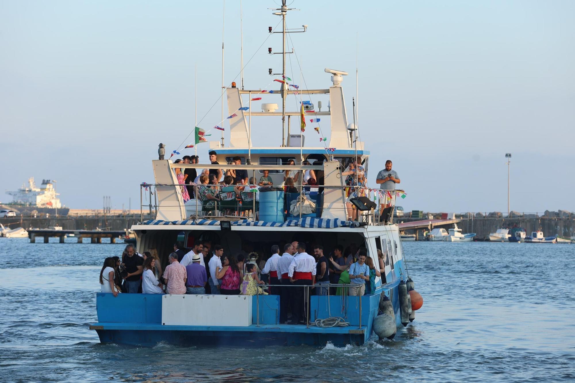 La gent de la mar de Castelló, Vinaròs i Burriana s'encomana a la Verge del Carme