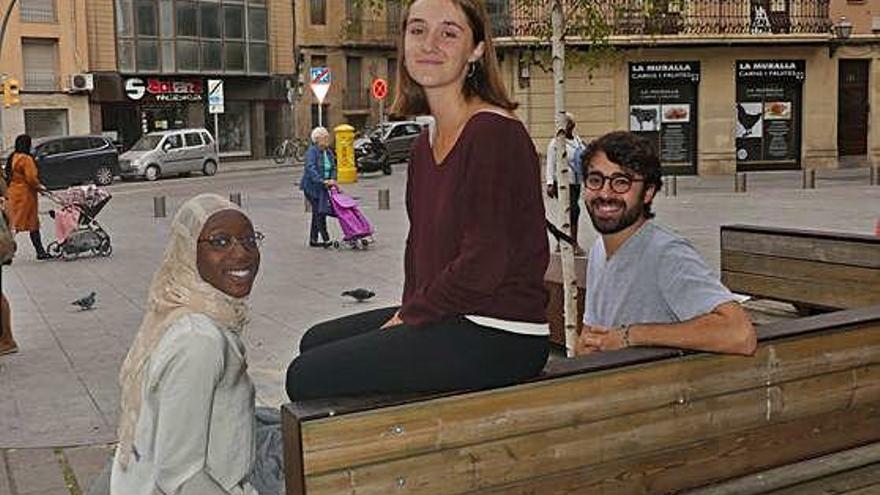 Els manresans Rita Farré i Jordi Pérez i l&#039;alemanya Sabrine Salifu, participants del voluntariat europeu