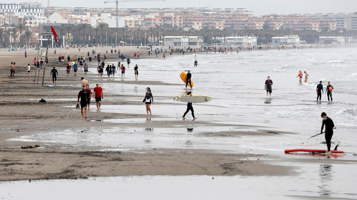 ¿Puedo ir a la playa y bañarme en la fase 1?