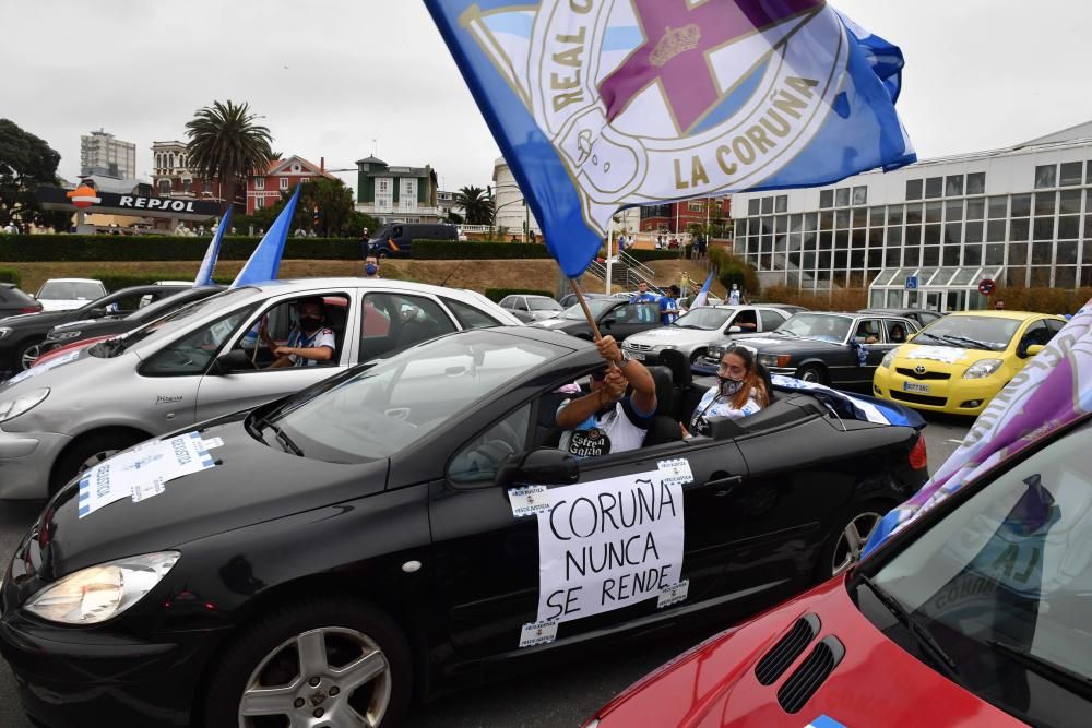 La caravana en defensa del Deportivo colapsó el tráfico en varios puntos de A Coruña.