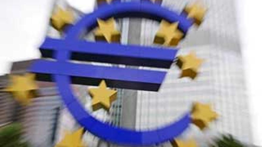 El FMI dice que el euro está sobrevalorado y el dólar se acerca al punto de equilibrio