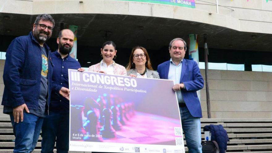 Representantes del Concello e investigadores, ayer. | G.N.