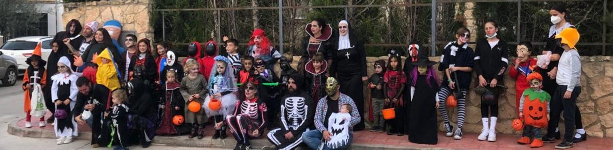 Los niños de Rueda de Jalón se disfrazaron y disfrutaron de la jornada festiva. |