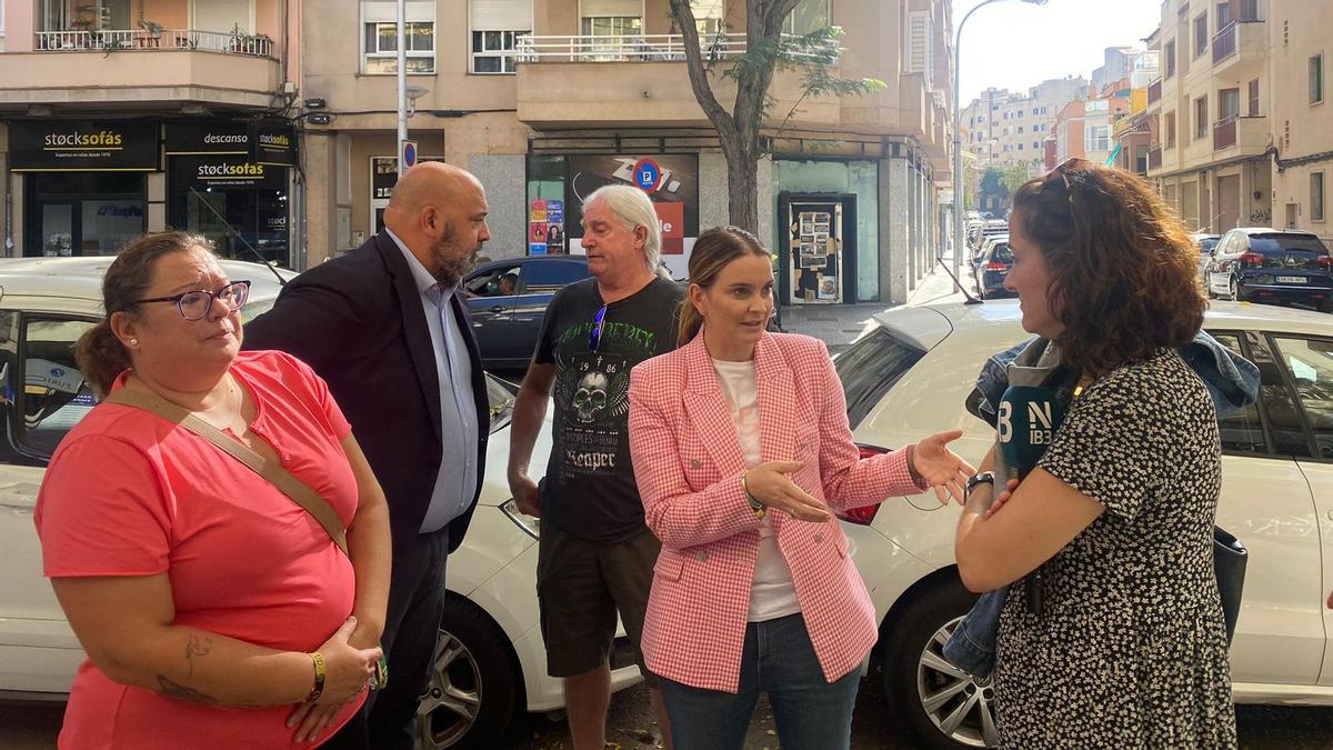 Marga Prohens y Jaime Martínez en la Avenida de Sant Ferran.