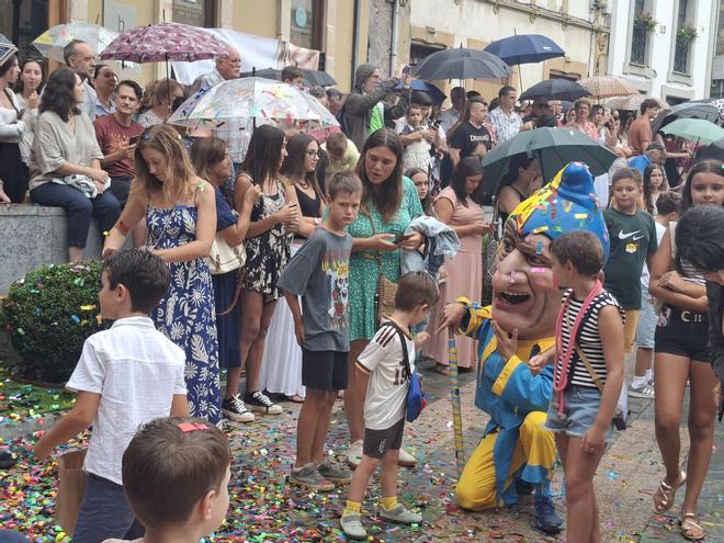 En imágenes: Así fue el chupinazo de las fiestas de Nuestra Señora de la Barca y San Roque
