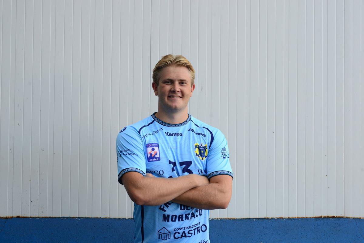 Pelle Boesen. Central. Edad: 21 años. Altura: 1,80 metros. Peso: 82 kilos Pelle Boesen. Central. Edad: 21 años. Altura: 1,80 metros. Peso: 82 kilos