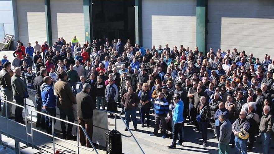 Asamblea de los trabajadores de Limasa el pasado 13 de diciembre por la que desconvocaron la huelga.
