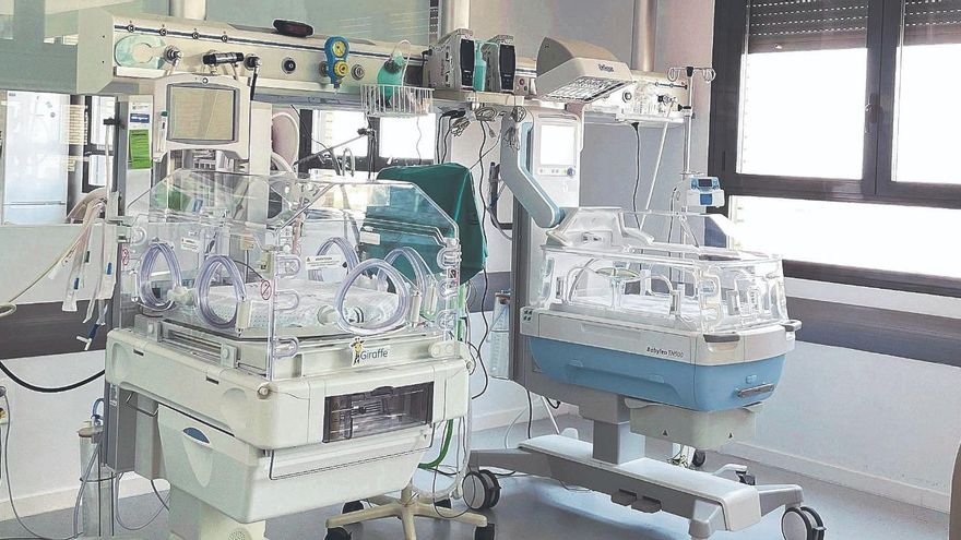 Las vidas que se abren paso en el hospital: nacimientos en 40 años de historia
