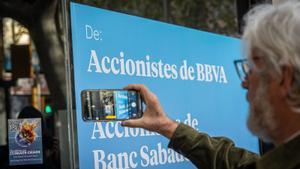 Els bancs afirmen que no són responsables davant els ‘ciberfraus’