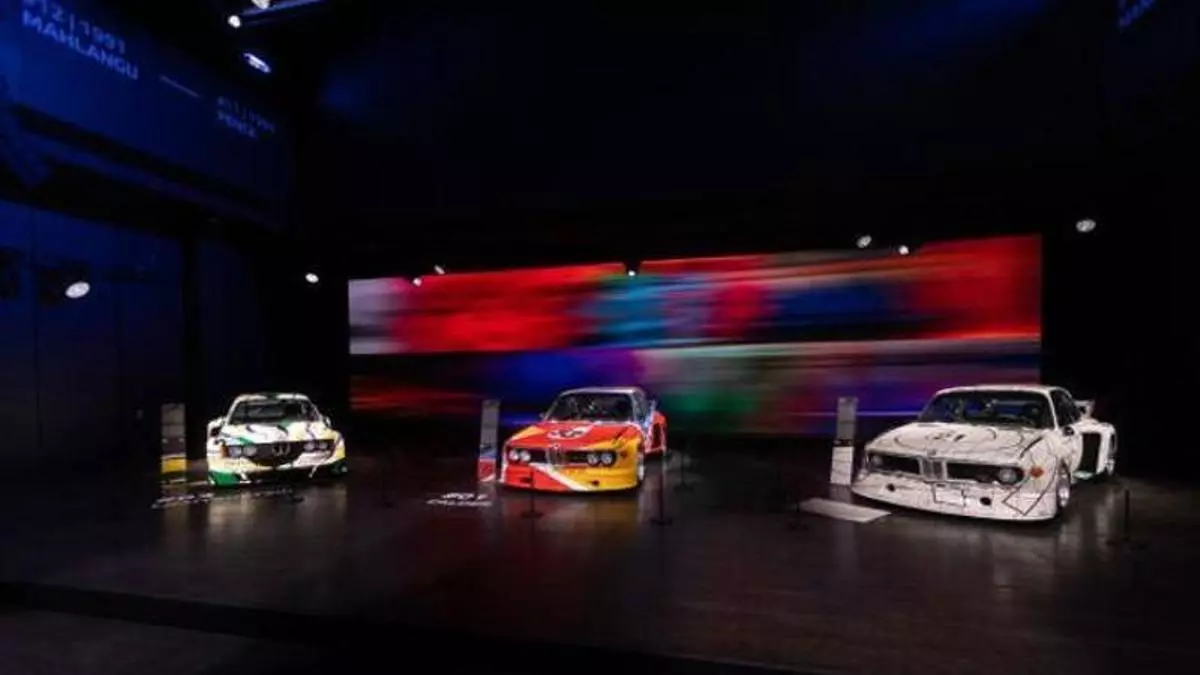 La colección completa de los BMW Art Cars se reúne por primera vez en un hito histórico en Múnich