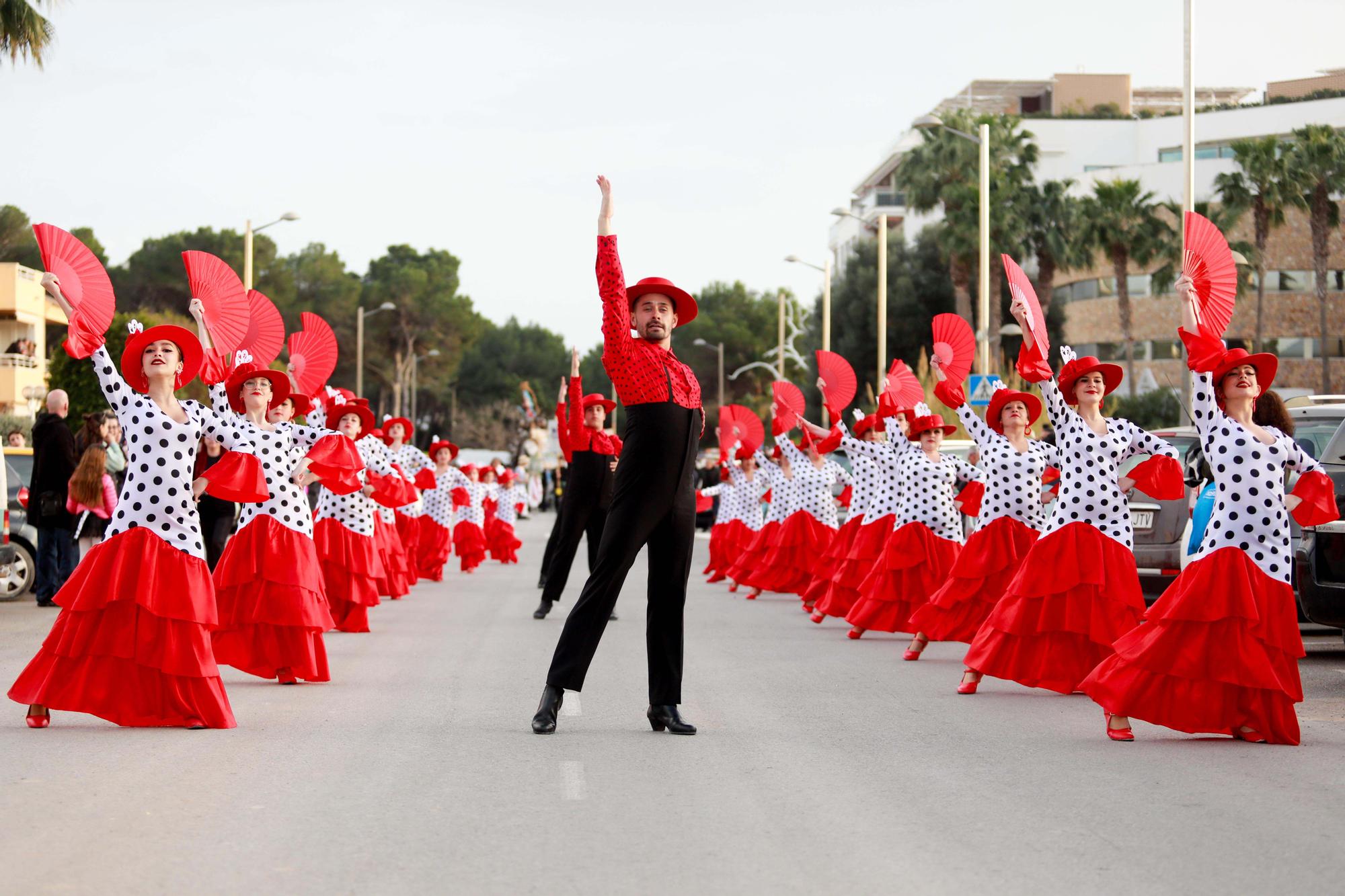 Todas las imágenes de la rúa de carnaval 2023 en Santa Eulària