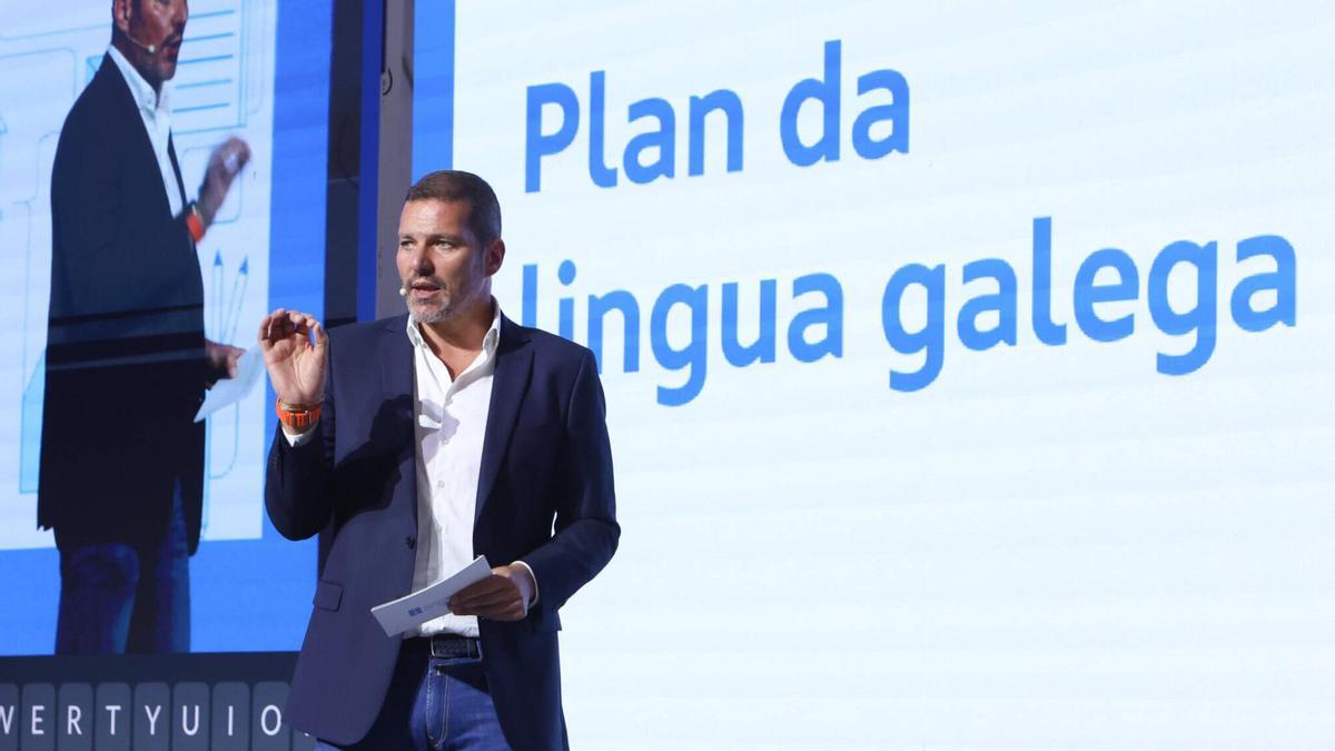 O conselleiro de Cultura, Lingua e Xuventude, José López Campos, na presentación do Plan Xeral de Normalización Lingüistica.