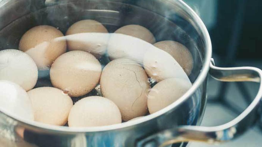 Trucos de Cocina: Cómo pelar un huevo cocido rápido