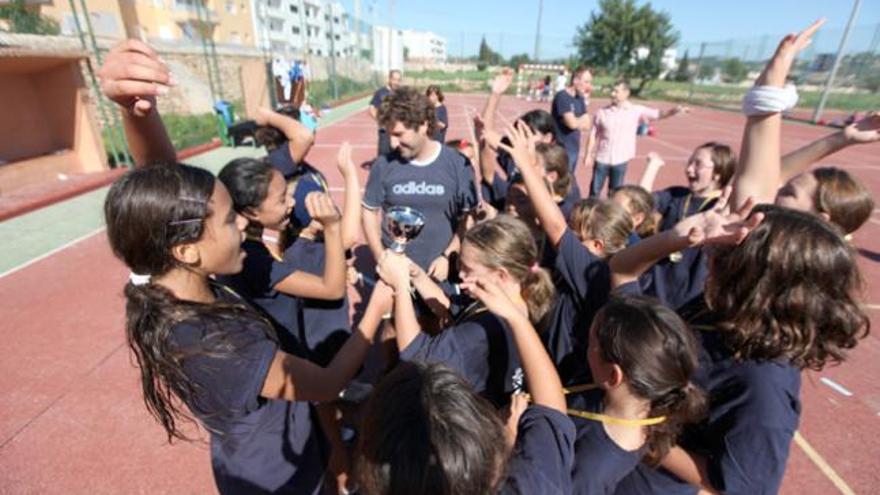 El equipo alevín  Es Terç ´Puchi´ consiguió alzarse con la victoria en la Copa femenina de la categoría.