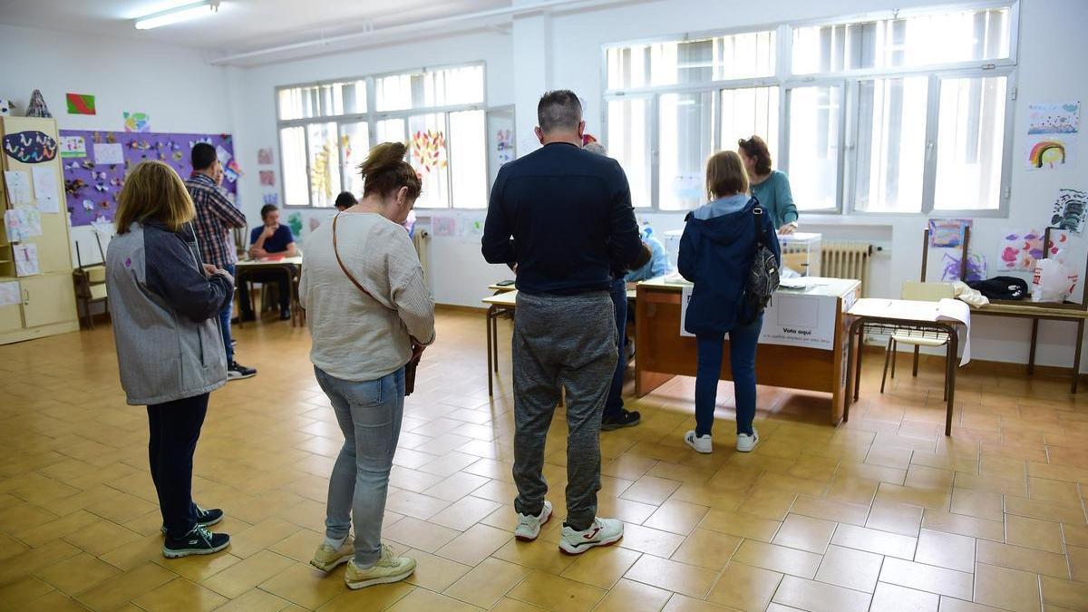 Este lunes se sortean los  miembros de las mesas electorales para el 21D en Plasencia.