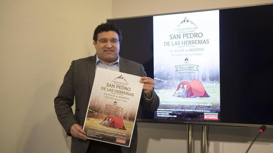 El diputado de Juventud, José Ángel Ruiz, presenta el campamento de verano de la Diputación de Zamora de 2019.