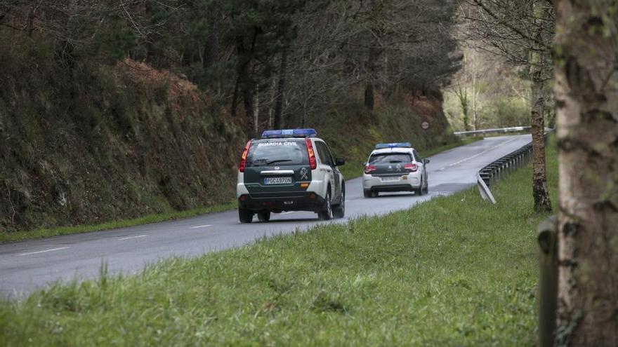 Los agentes siguen buscando en el pantano pruebas del asesinato de Paz Fernández