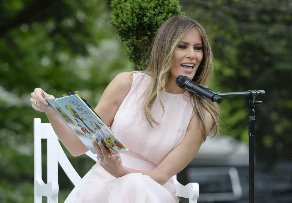 El presidente de Estados Unidos, Donald Trump, y la primera dama, Melania Trump, han participado este lunes en su primera carrera de huevos de Pascua desde que llegaron a la Casa Blanca.