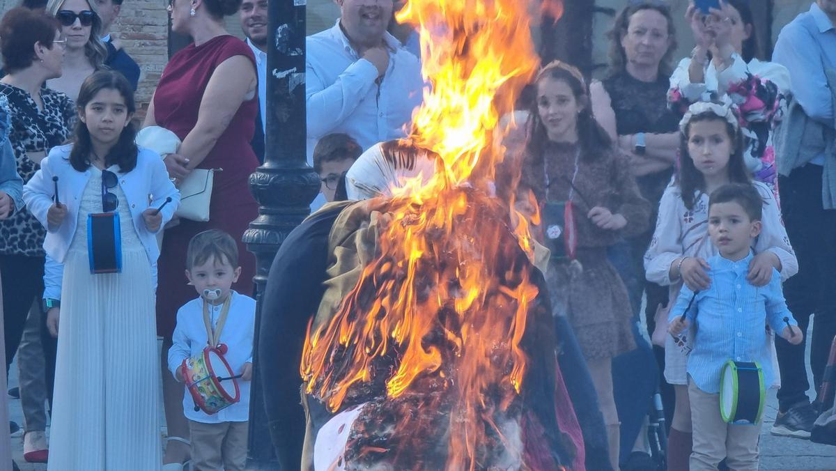 GALERÍA | Toro despide la Semana Santa con la "Quema del Judas" GALERÍA | Toro despide la Semana Santa con la "Quema del Judas"