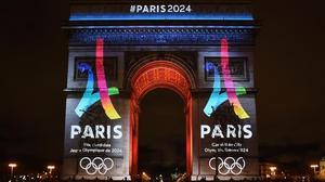 crmartinez32733432 topshot   the campaign s official logo of the pari160210110902