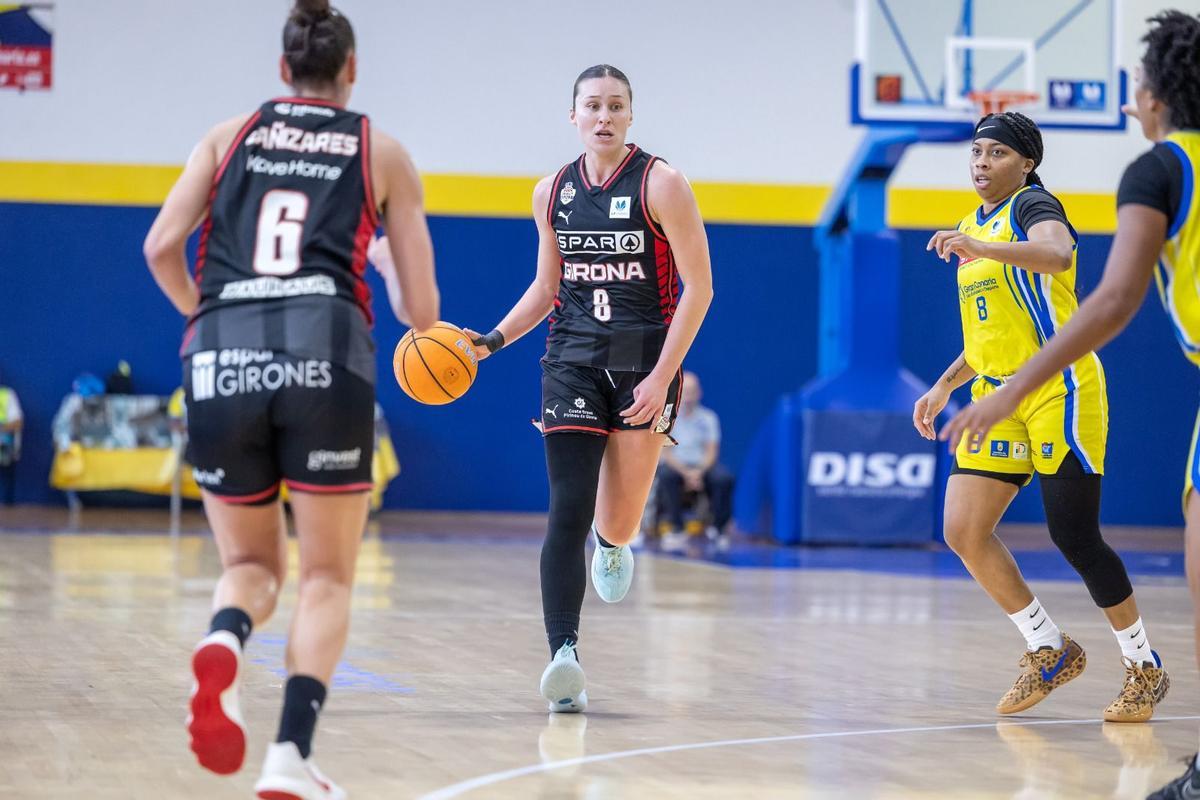 Canella pujant la pilota