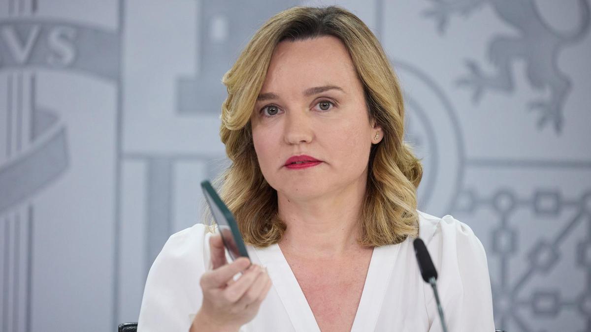 La ministra de Educación, Formación Profesional y Deportes y Portavoz del Gobierno, Pilar Alegría, durante la rueda de prensa posterior a la reunión del Consejo de Ministros este martes.