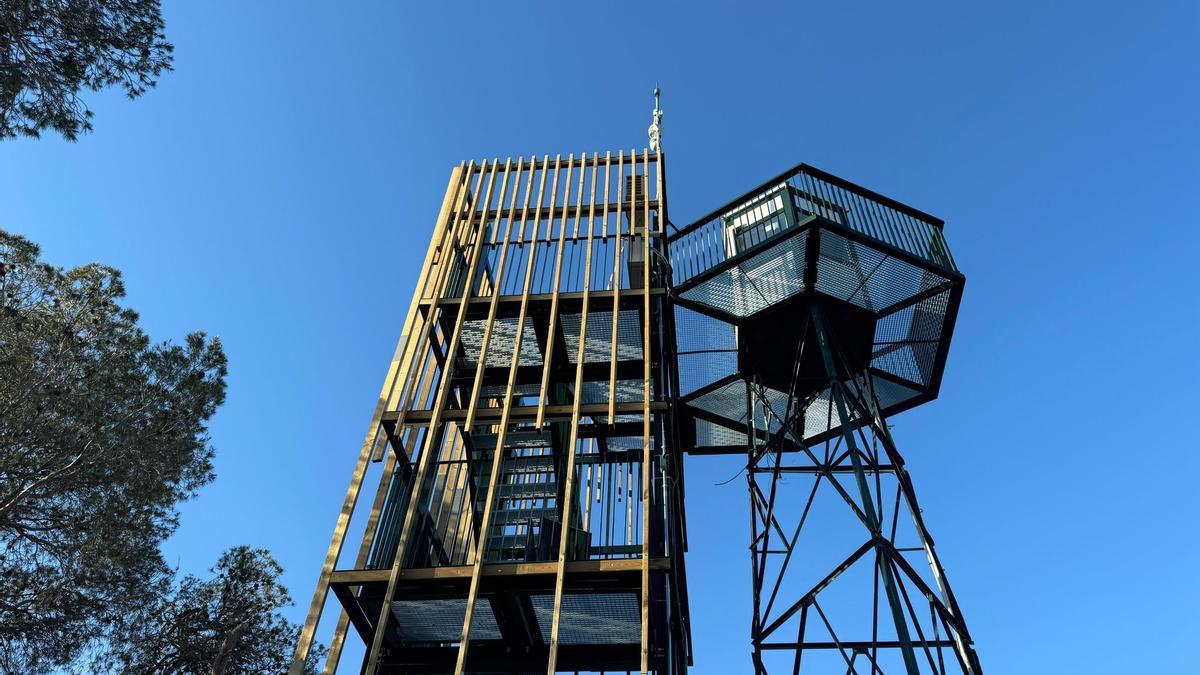 Torre de vigilancia de La Vallesa reformada con una nueva escalera y plataforma.
