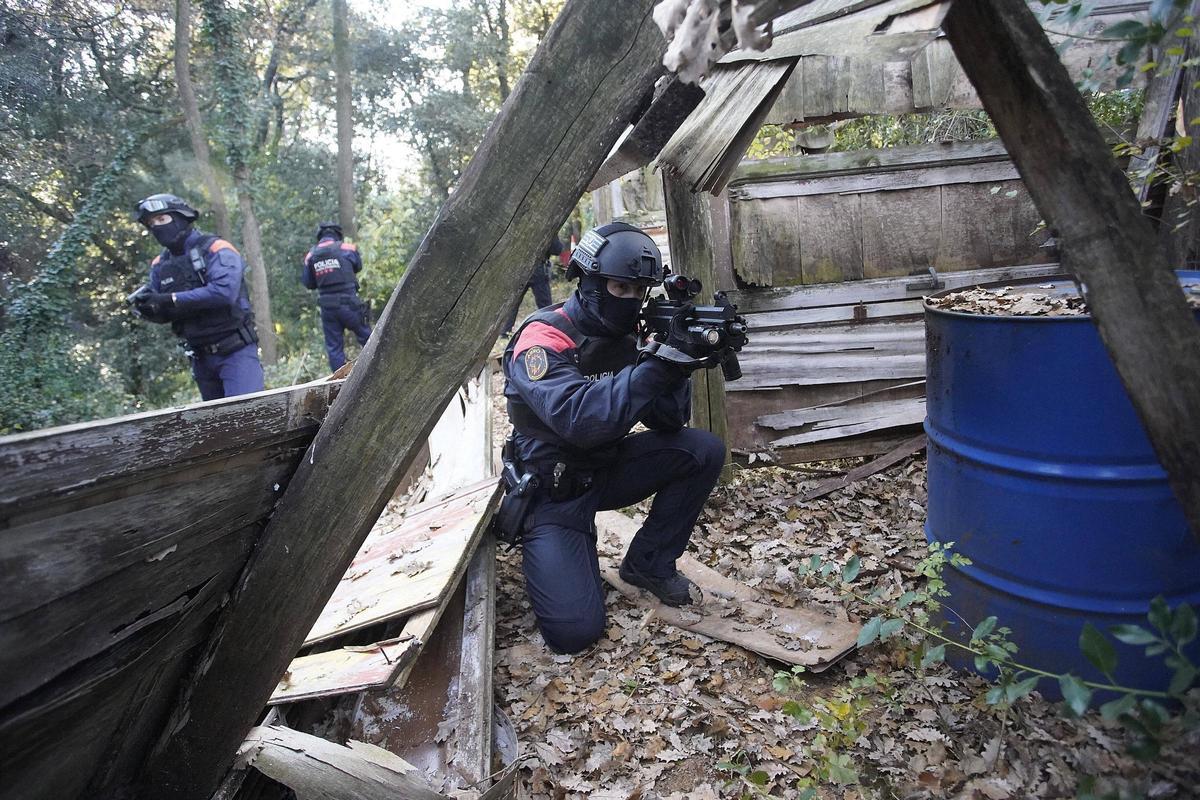 Així treballa i entrena l'ARRO dels Mossos de la regió policial de Girona