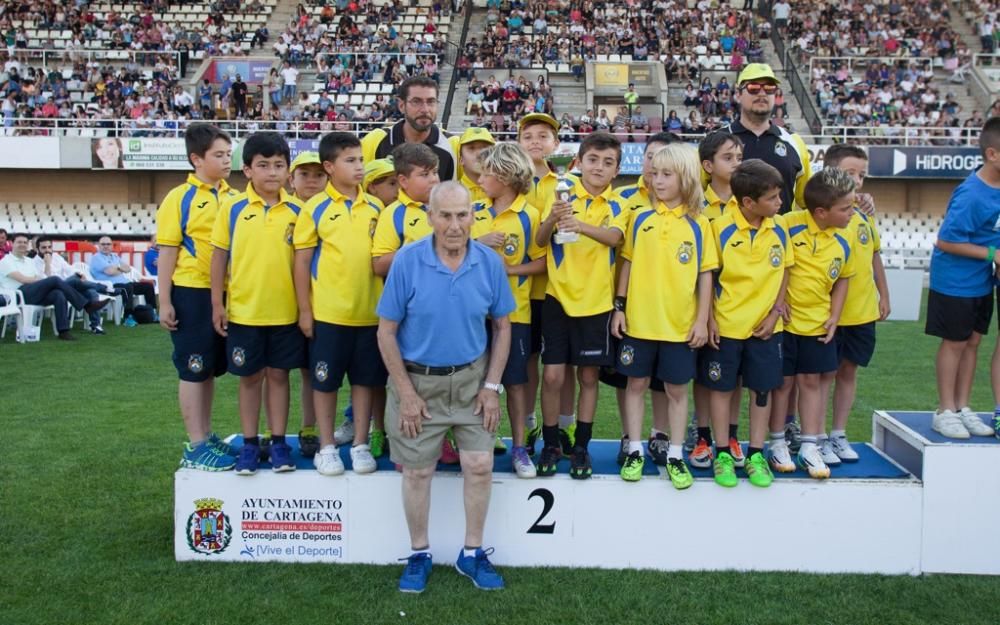 Clausura de la liga local de fútbol base de Cartag