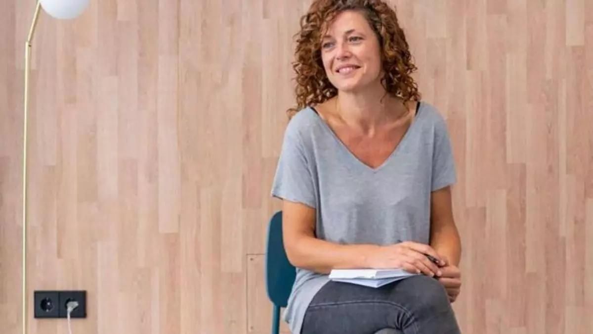 Belén Liñán, psicóloga: "Si tu alumno vive en una caravana, ¿le enseñas ortografía o le dejas descansar?"