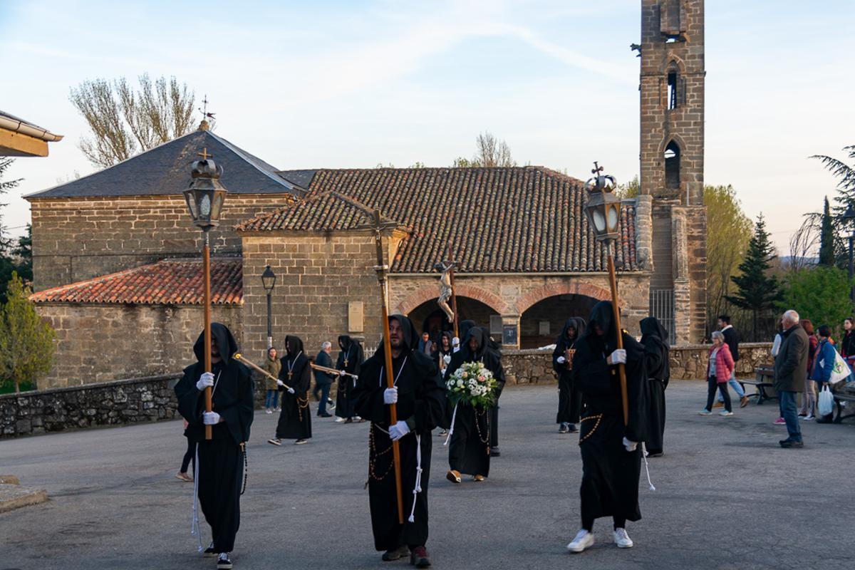 Cofrades en la procesión de las Ánimas celebrada el pasado año en la localidad