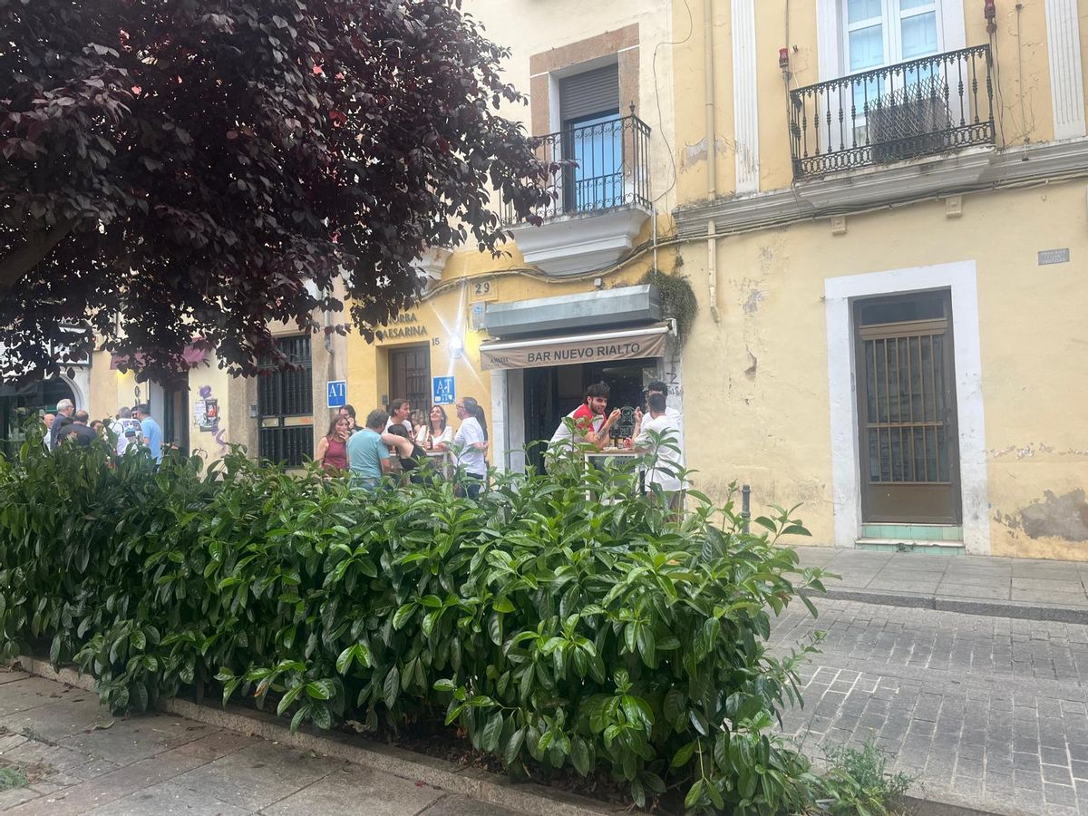 Bar Nuevo Rialto en la plaza de la Concepción.