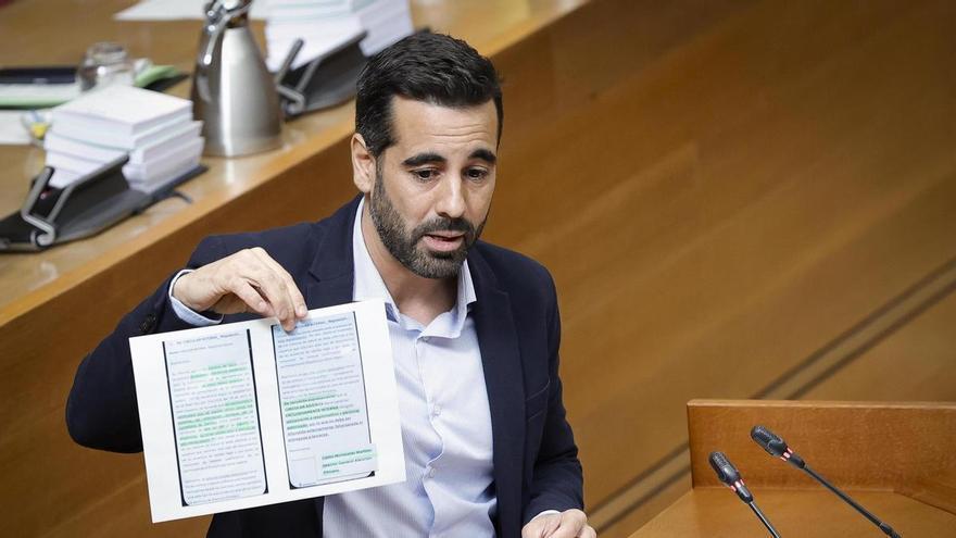 El PSPV acusa a un alto cargo de Sanidad de enviar una circular para "boicotear" la regularización de migrantes