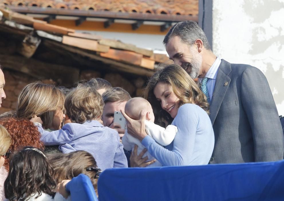 Los Reyes visitan Poreñu, Pueblo Ejemplar 2017