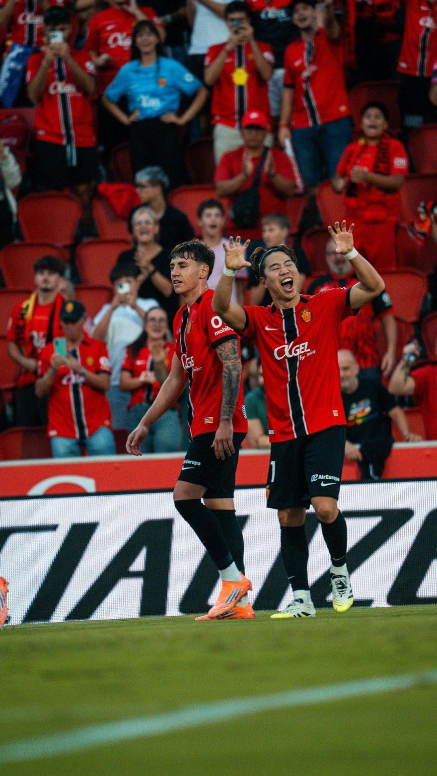 Asano celebra su gol ante el Alavés.