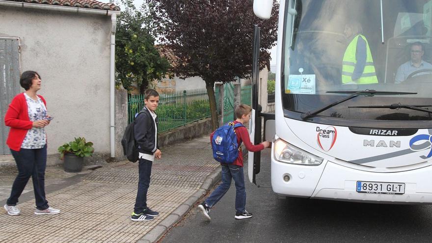 El combustible pone en jaque el servicio de transporte escolar en Aragón