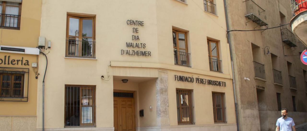 Fachada del Centre de Dia de Malalts d’Alzheimer de Xàtiva, en una imagen de ayer. | MARIOLA SÁNCHEZ