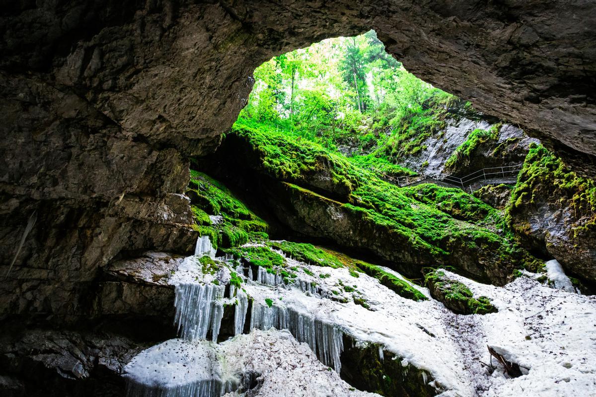 El glaciar subterráneo de la cueva de Scărișoara