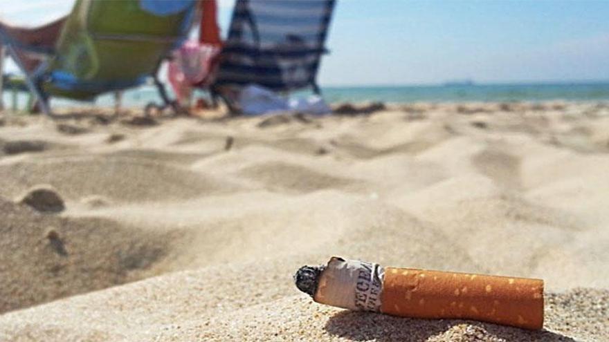 La Vila Joiosa declarará sus playas y calas como espacios libres de humo