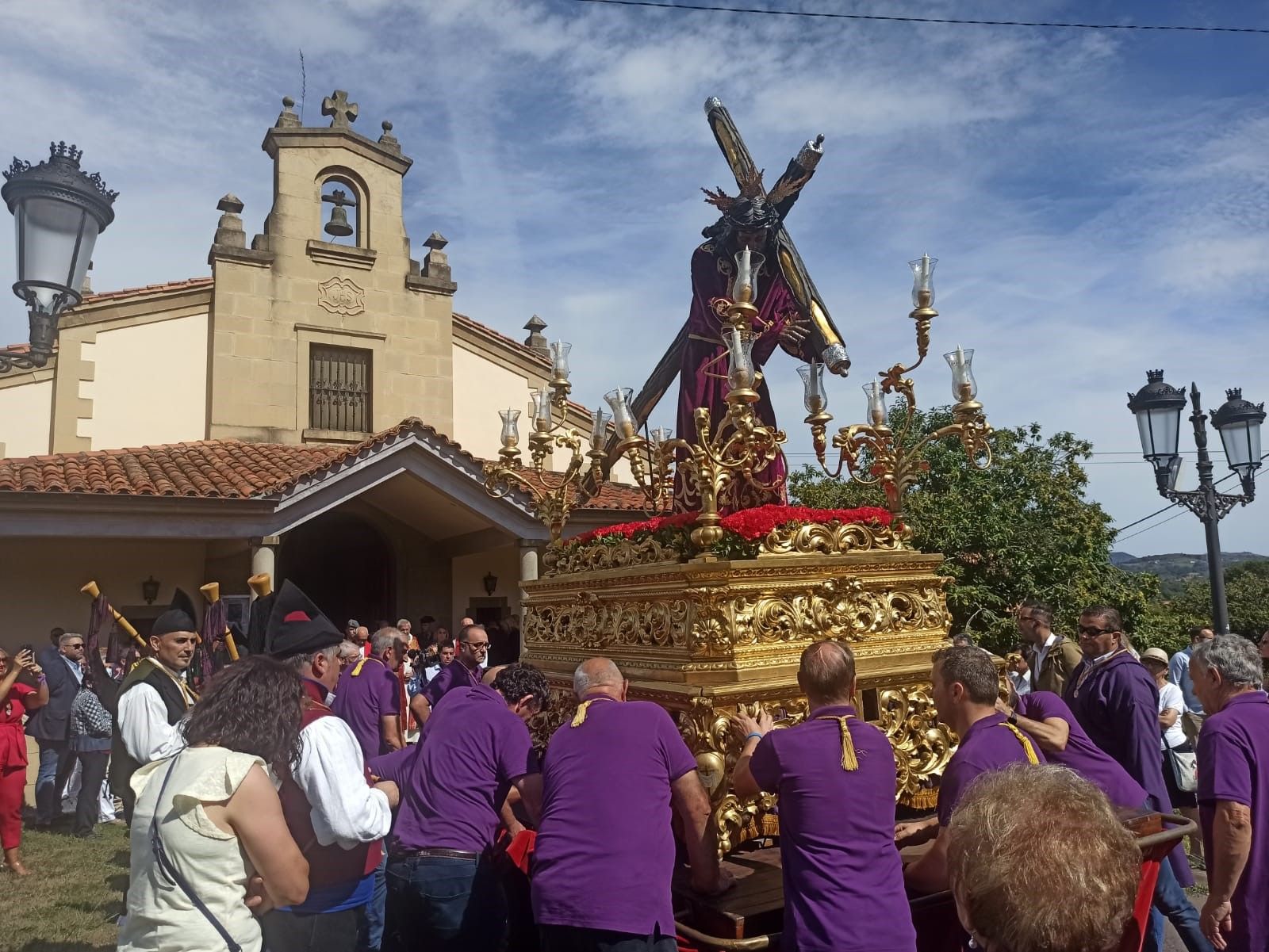 Todas las imágenes del Ecce Homo: así fue la multitudinaria y emocionante procesión en Noreña