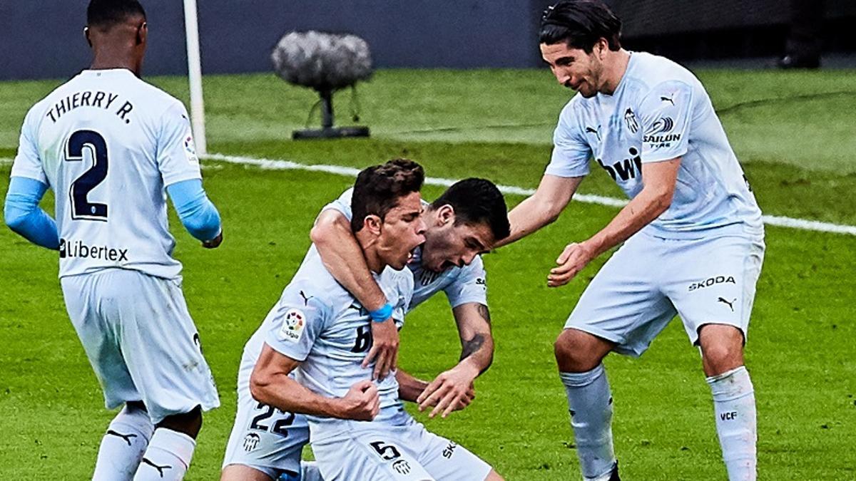 Paulista celebra el gol, logrado en el minuto 65.