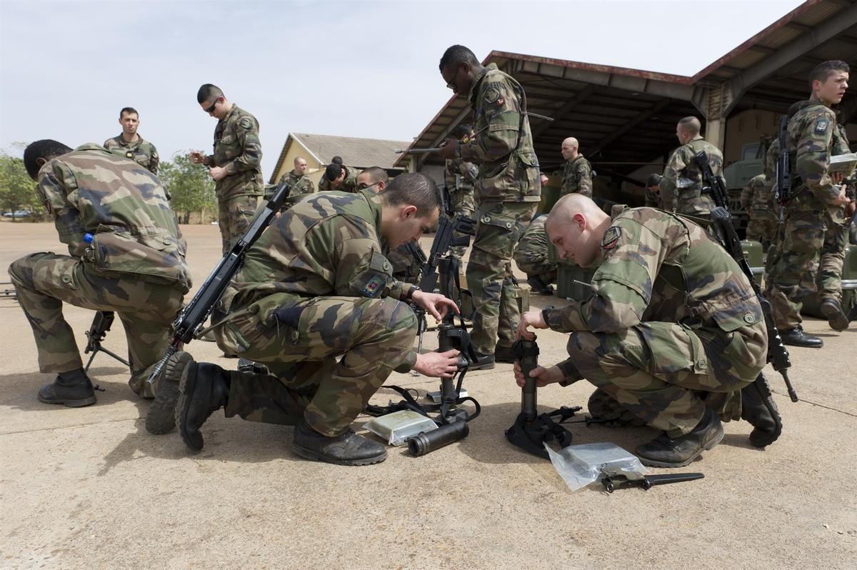Almenys sis soldats francesos ferits en un atac suïcida amb cotxe bomba a Mali